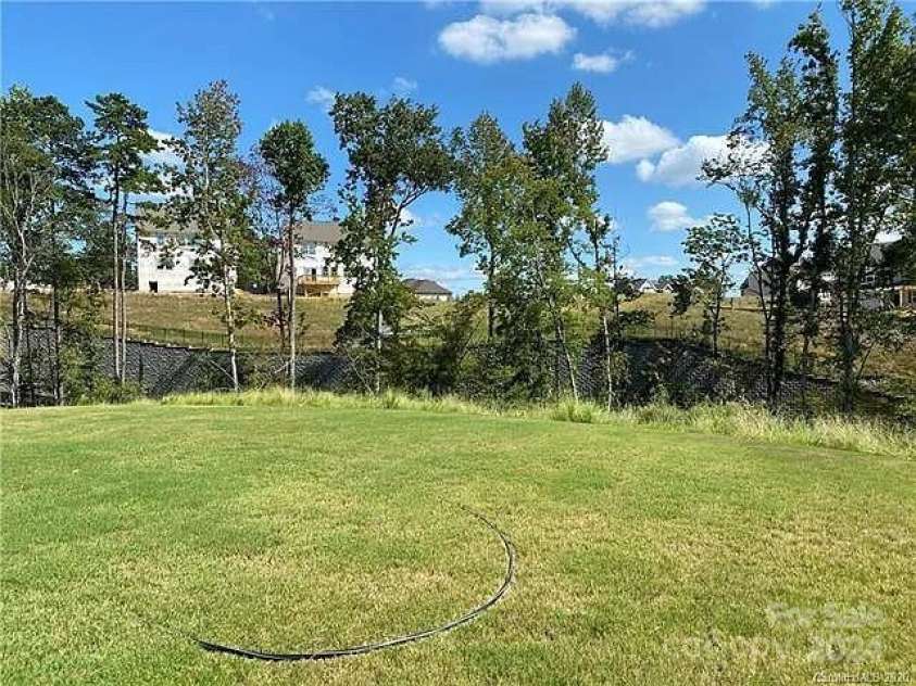 16835 Cozy Cove Road, Charlotte, NC 28278.  MLS# CAR4187592, YatesRealty ID 214. 