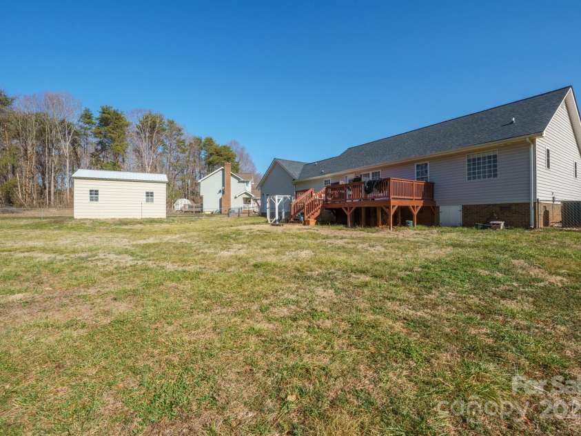 4511 Briarcreek Road, Maiden, NC 28650.  MLS# CAR4222305, YatesRealty ID 2140. 