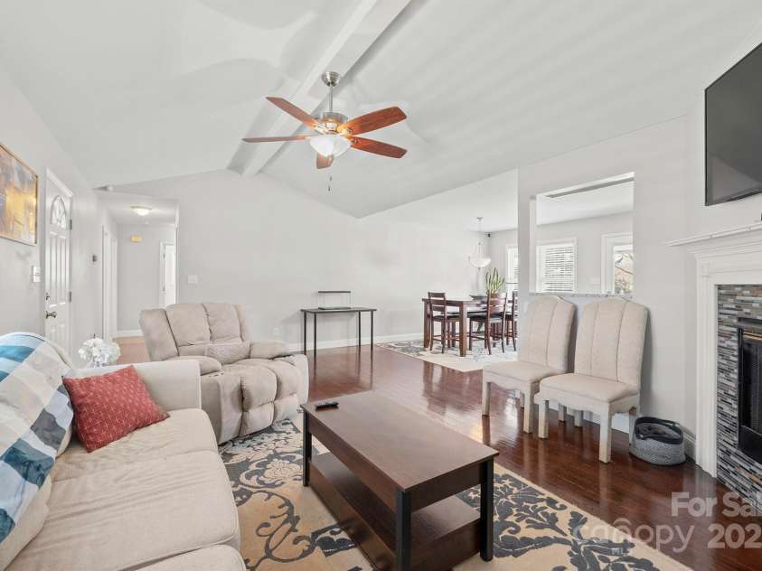 4511 Briarcreek Road, Maiden, NC 28650.  MLS# CAR4222305, YatesRealty ID 2140. 