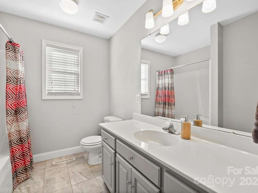 4511 Briarcreek Road, Maiden, NC 28650.  MLS# CAR4222305, YatesRealty ID 2140. 