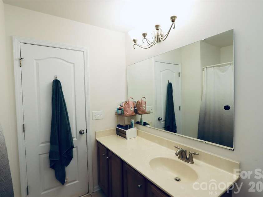 3586 Larkhaven Avenue, Concord, NC 28027.  MLS# CAR4398319, YatesRealty ID 21400. 2nd Full Bathroom upstairs
