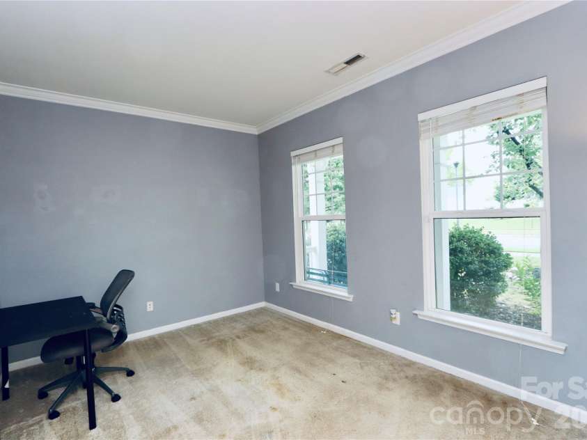 3586 Larkhaven Avenue, Concord, NC 28027.  MLS# CAR4398319, YatesRealty ID 21400. Great Office Space off entryway