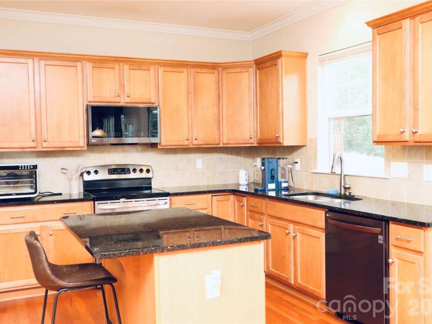 3586 Larkhaven Avenue, Concord, NC 28027.  MLS# CAR4398319, YatesRealty ID 21400. Lots of natural light