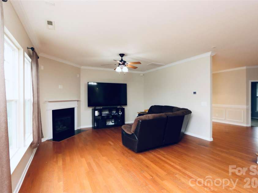 3586 Larkhaven Avenue, Concord, NC 28027.  MLS# CAR4398319, YatesRealty ID 21400. Open Floorplan to kitchen and dining area