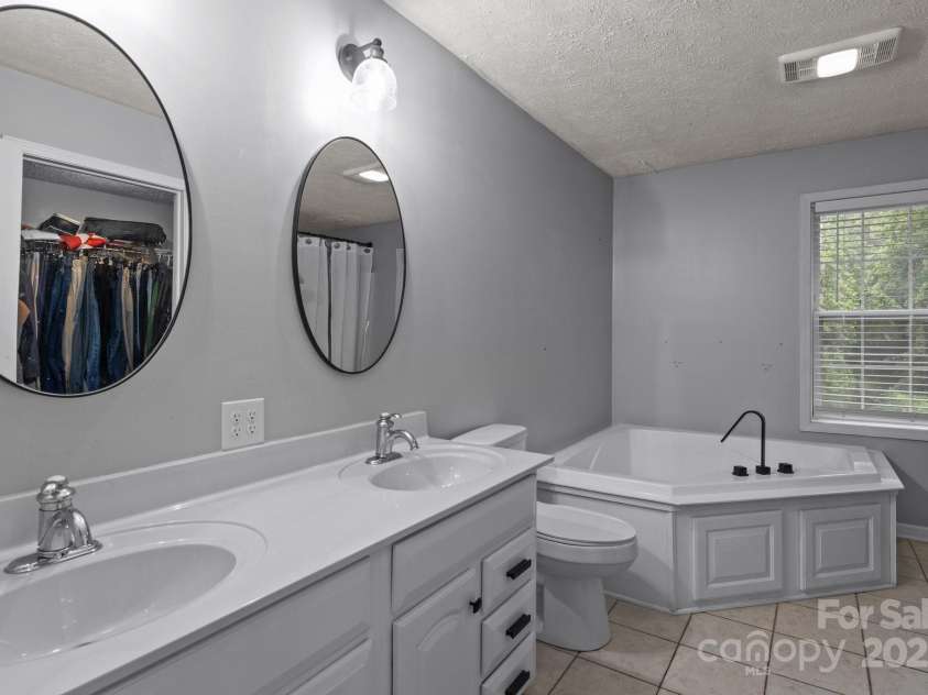 223 Tennessee Trail, Lincolnton, NC 28092.  MLS# CAR4263075, YatesRealty ID 21401. 