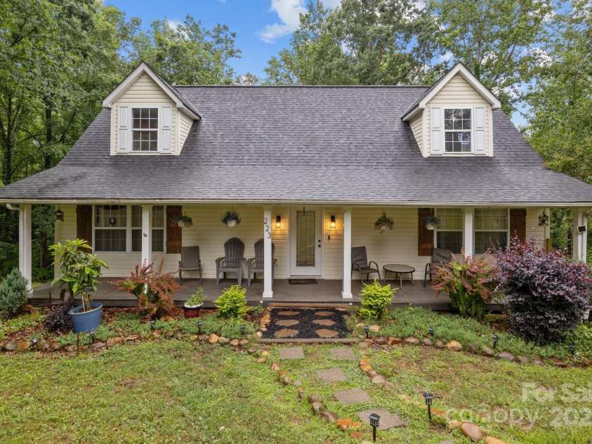 223 Tennessee Trail, Lincolnton, NC 28092.  MLS# CAR4263075, YatesRealty ID 21401. 
