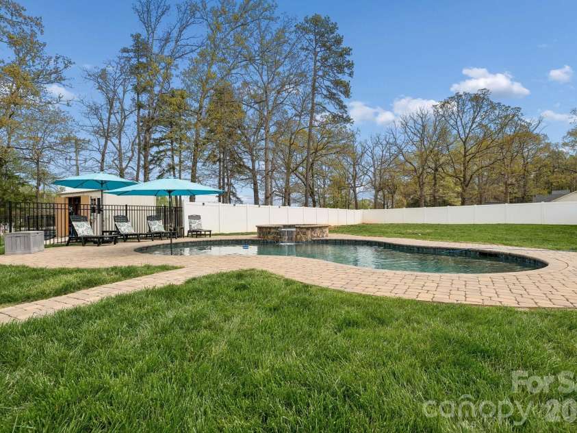 109 Avalon Reserve Drive, Mooresville, NC 28115.  MLS# CAR4359512, YatesRealty ID 21402. 