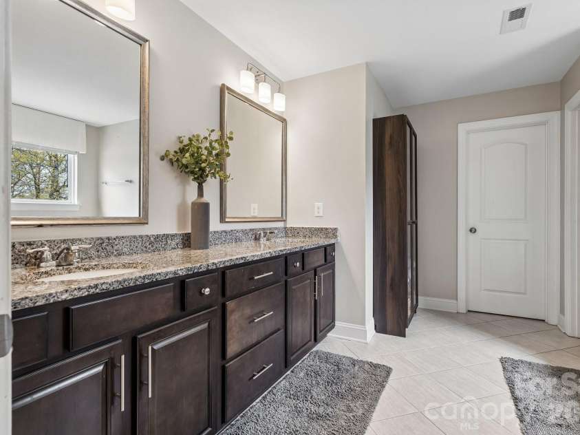 109 Avalon Reserve Drive, Mooresville, NC 28115.  MLS# CAR4359512, YatesRealty ID 21402. 
