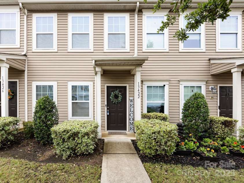 13422 Calloway Glen Drive, Charlotte, NC 28273.  MLS# CAR4264290, YatesRealty ID 21403. 