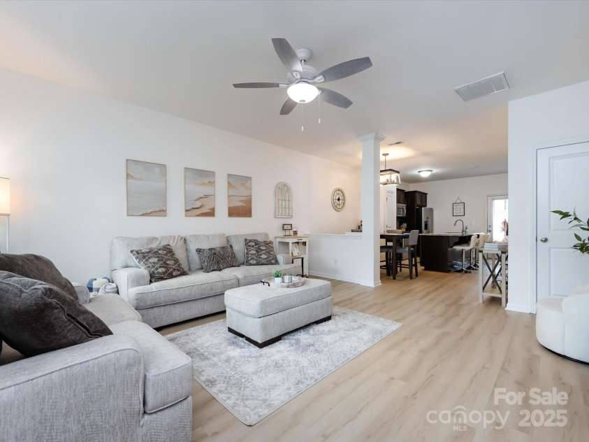 13422 Calloway Glen Drive, Charlotte, NC 28273.  MLS# CAR4264290, YatesRealty ID 21403. 