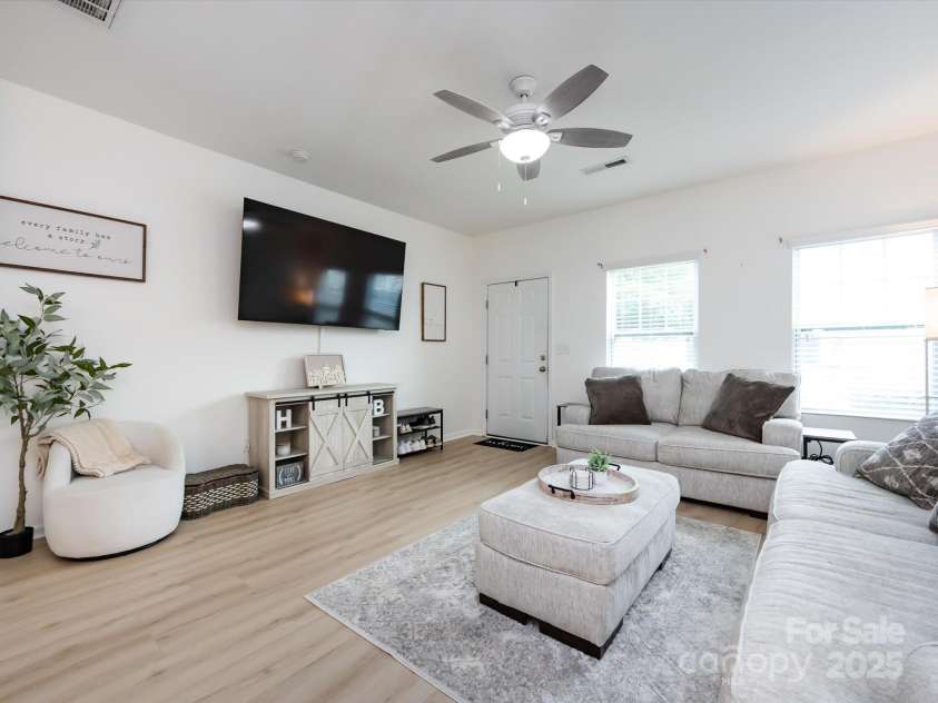 13422 Calloway Glen Drive, Charlotte, NC 28273.  MLS# CAR4264290, YatesRealty ID 21403. 