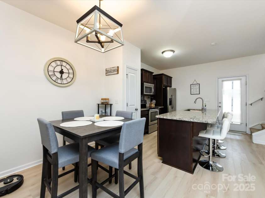 13422 Calloway Glen Drive, Charlotte, NC 28273.  MLS# CAR4264290, YatesRealty ID 21403. 