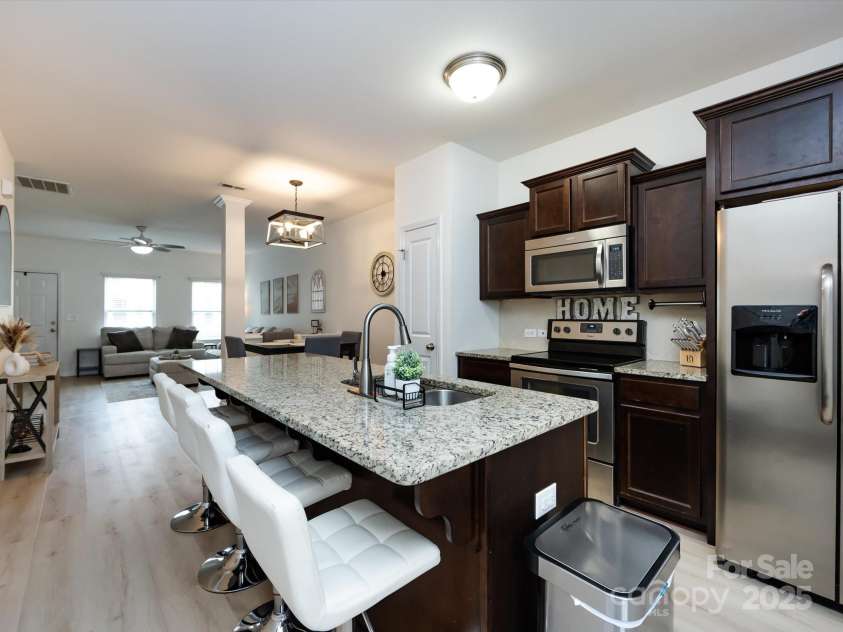 13422 Calloway Glen Drive, Charlotte, NC 28273.  MLS# CAR4264290, YatesRealty ID 21403. 