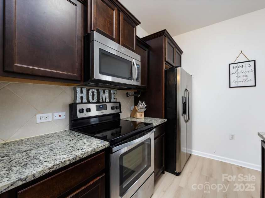 13422 Calloway Glen Drive, Charlotte, NC 28273.  MLS# CAR4264290, YatesRealty ID 21403. 