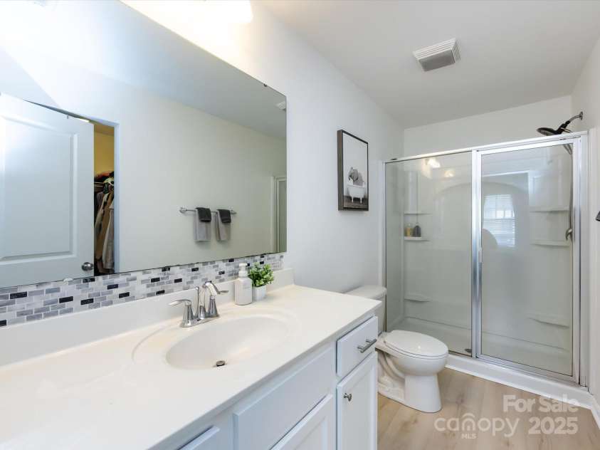 13422 Calloway Glen Drive, Charlotte, NC 28273.  MLS# CAR4264290, YatesRealty ID 21403. 