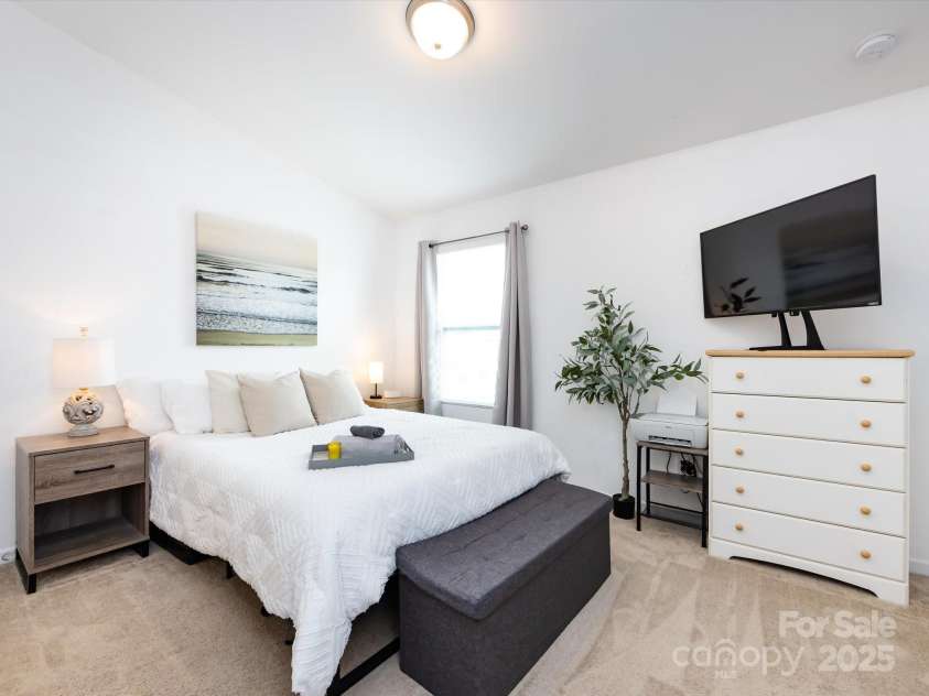 13422 Calloway Glen Drive, Charlotte, NC 28273.  MLS# CAR4264290, YatesRealty ID 21403. 