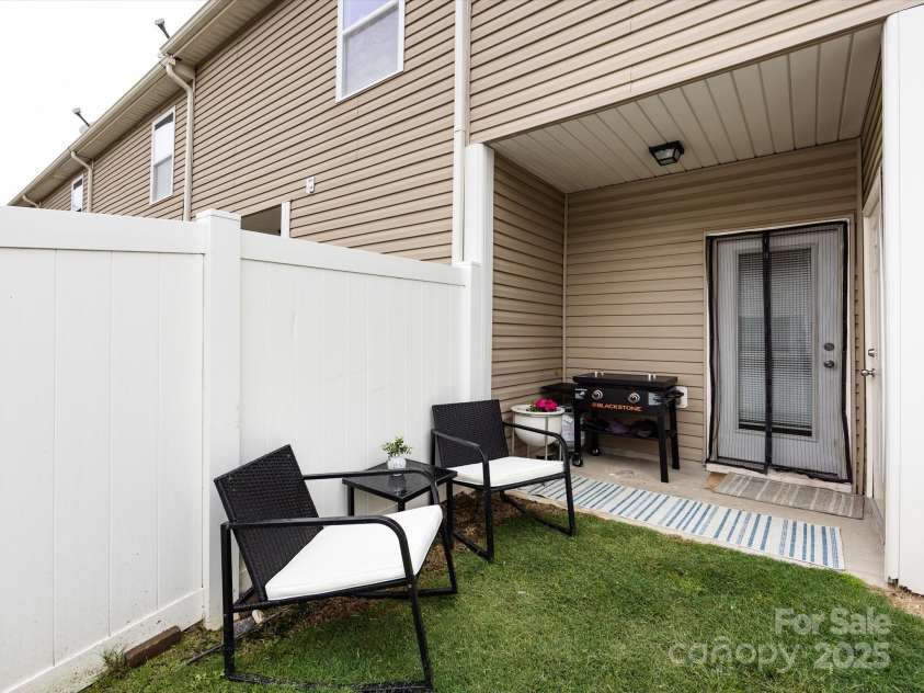 13422 Calloway Glen Drive, Charlotte, NC 28273.  MLS# CAR4264290, YatesRealty ID 21403. 