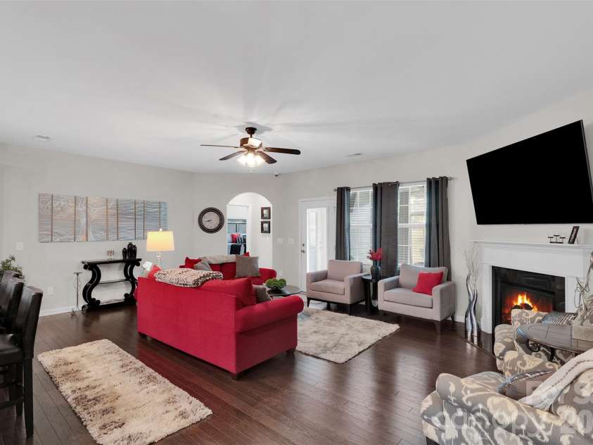379 Kentmere Lane, Lake Wylie, SC 29710.  MLS# CAR4345888, YatesRealty ID 21403. 