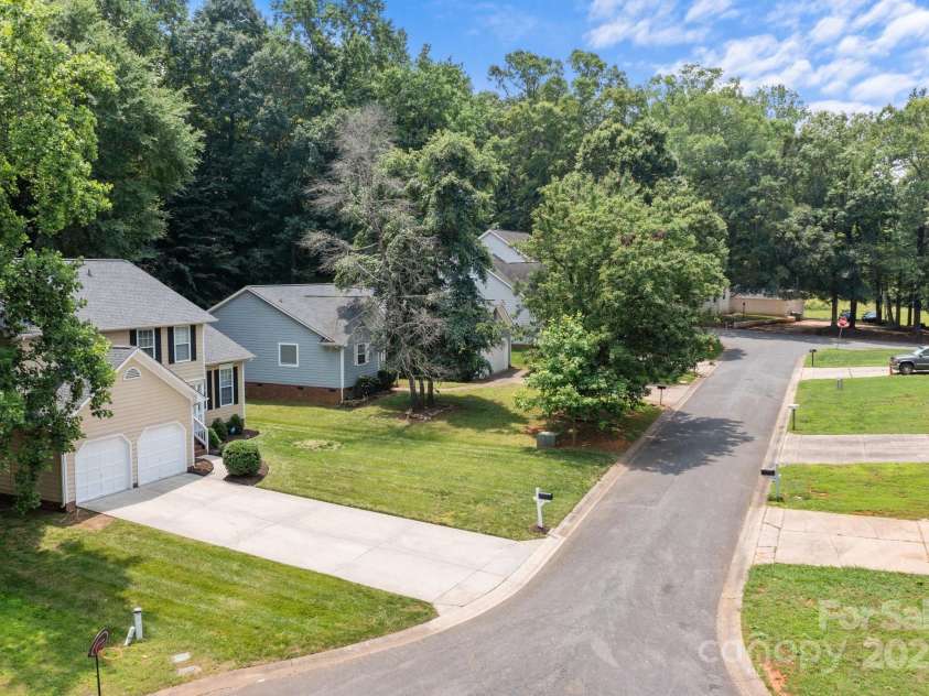 7212 Morsey Court, Charlotte, NC 28269.  MLS# CAR4268326, YatesRealty ID 21404. 