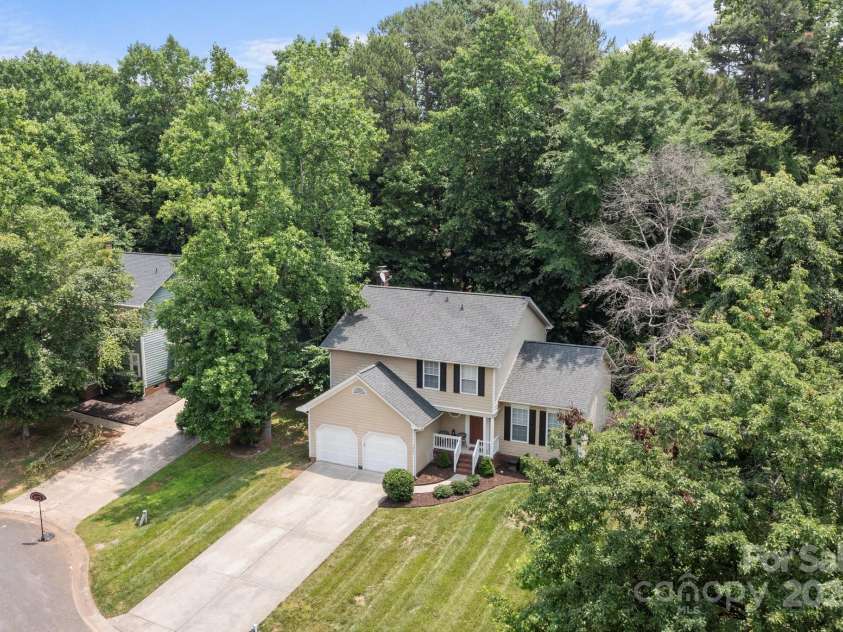 7212 Morsey Court, Charlotte, NC 28269.  MLS# CAR4268326, YatesRealty ID 21404. 