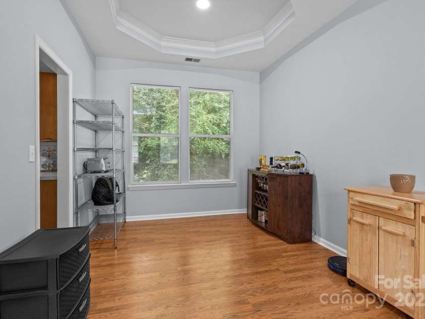 7212 Morsey Court, Charlotte, NC 28269.  MLS# CAR4268326, YatesRealty ID 21404. Formal Dining Room w/Trey Ceiling