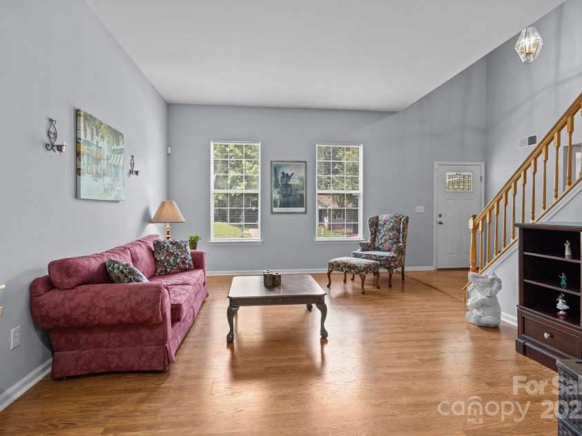 7212 Morsey Court, Charlotte, NC 28269.  MLS# CAR4268326, YatesRealty ID 21404. Formal Living Room with 10' Ceilings!