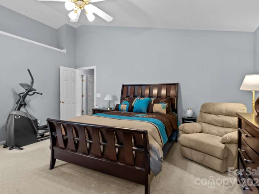 7212 Morsey Court, Charlotte, NC 28269.  MLS# CAR4268326, YatesRealty ID 21404. Primary Bedroom w/shelving up top