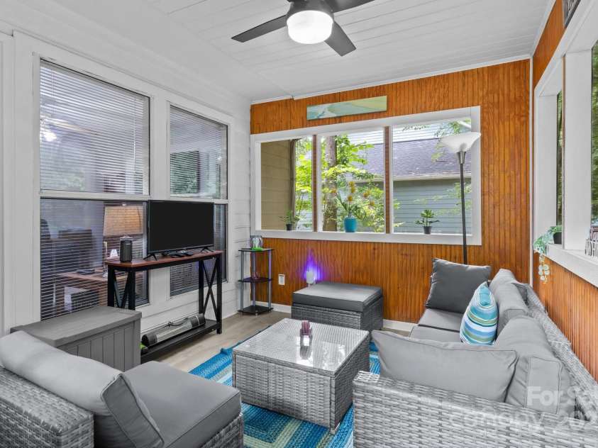7212 Morsey Court, Charlotte, NC 28269.  MLS# CAR4268326, YatesRealty ID 21404. Relax in outdoor living space.