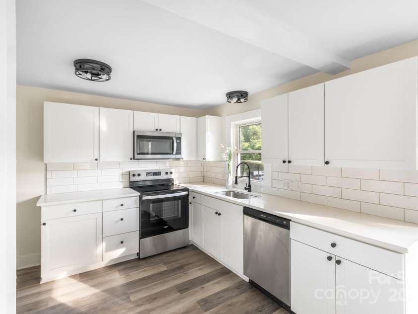 402 Ford Street, Kannapolis, NC 28083.  MLS# CAR4272741, YatesRealty ID 21405. 