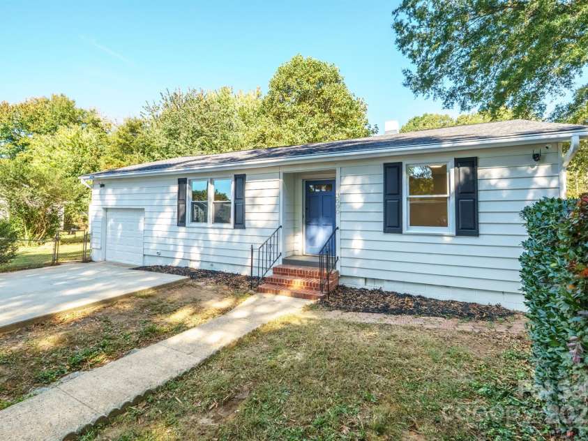 3500 Blessing Street, Charlotte, NC 28208.  MLS# CAR4311662, YatesRealty ID 21406. 