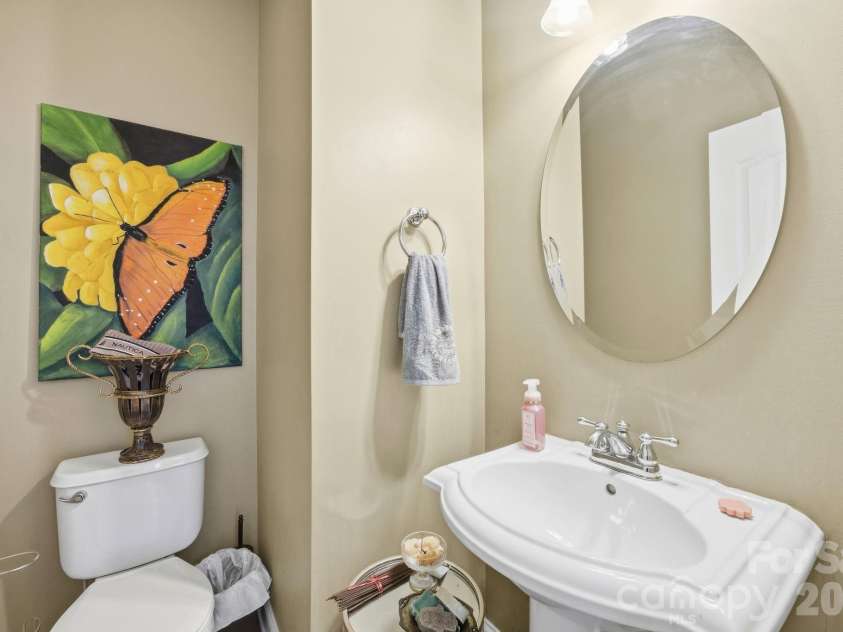 13508 Glasgow Green Lane, Charlotte, NC 28213.  MLS# CAR4374487, YatesRealty ID 21407. 