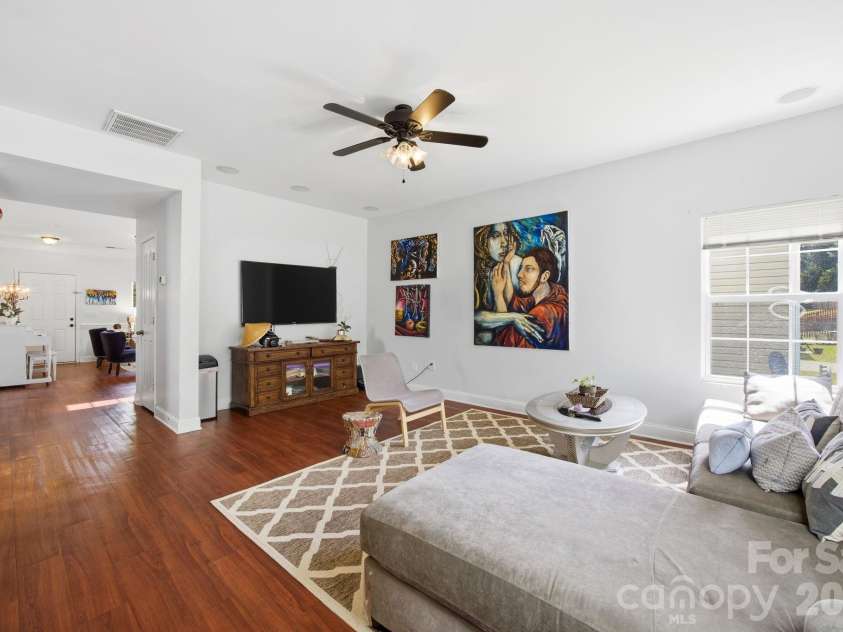 13508 Glasgow Green Lane, Charlotte, NC 28213.  MLS# CAR4374487, YatesRealty ID 21407. 