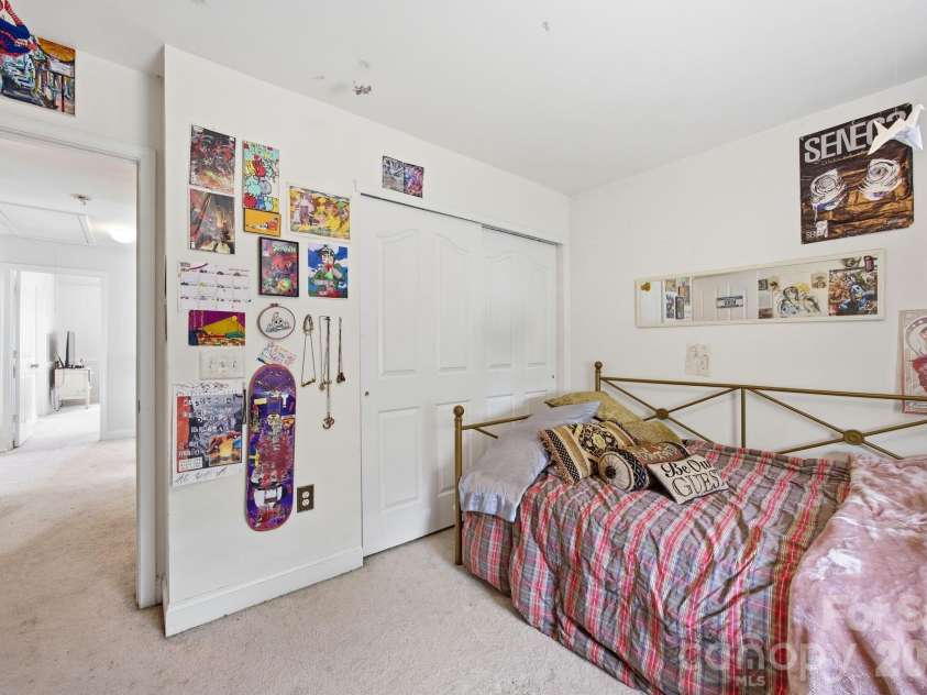 13508 Glasgow Green Lane, Charlotte, NC 28213.  MLS# CAR4374487, YatesRealty ID 21407. 