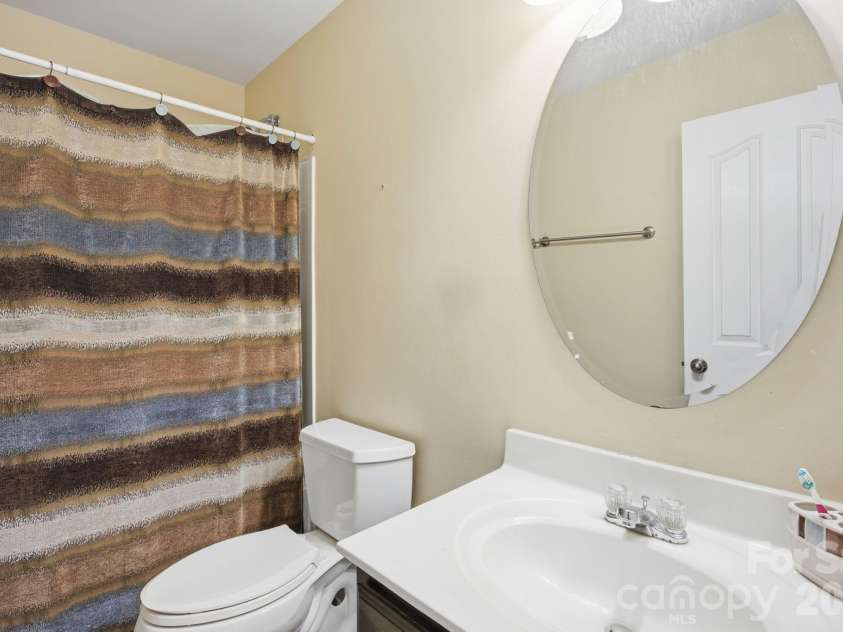13508 Glasgow Green Lane, Charlotte, NC 28213.  MLS# CAR4374487, YatesRealty ID 21407. 