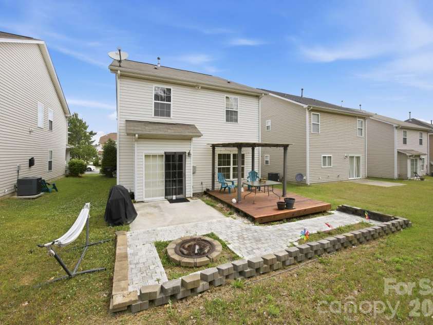 13508 Glasgow Green Lane, Charlotte, NC 28213.  MLS# CAR4374487, YatesRealty ID 21407. 
