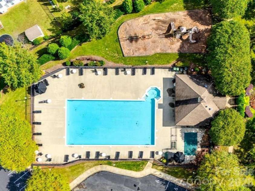 13508 Glasgow Green Lane, Charlotte, NC 28213.  MLS# CAR4374487, YatesRealty ID 21407. 