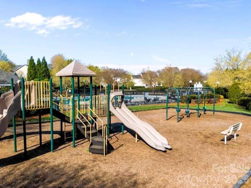 13508 Glasgow Green Lane, Charlotte, NC 28213.  MLS# CAR4374487, YatesRealty ID 21407. 