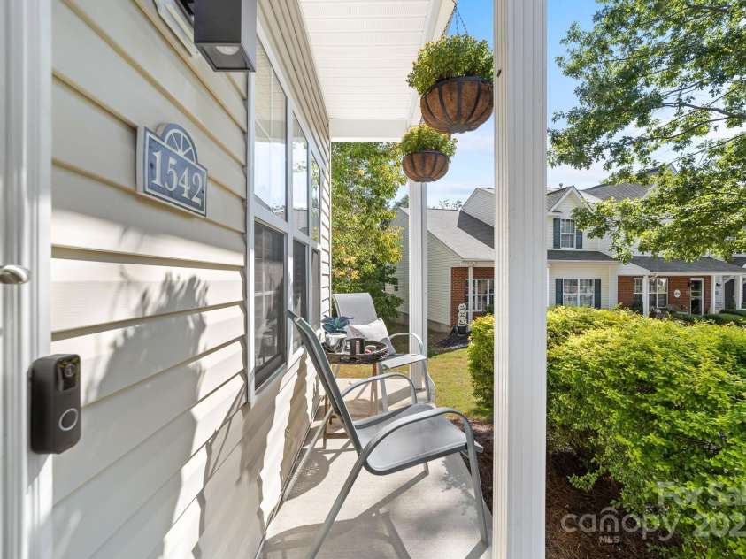 1542 Maypine Commons Way, Rock Hill, SC 29732.  MLS# CAR4303451, YatesRealty ID 21408. Front Porch