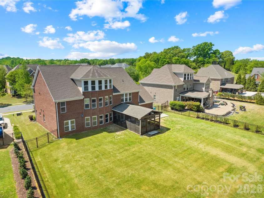 2805 Julian Glen Circle, Waxhaw, NC 28173.  MLS# CAR4366670, YatesRealty ID 21409. 
