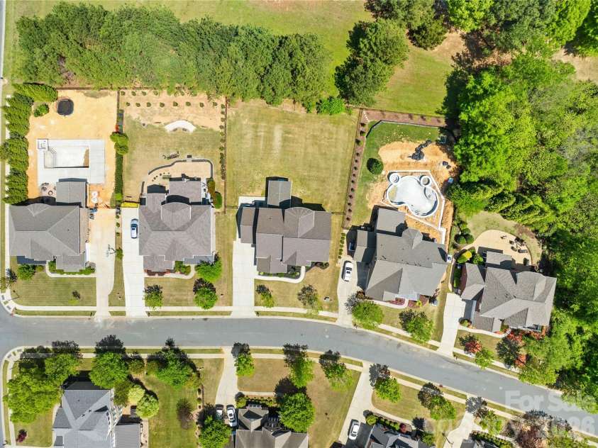 2805 Julian Glen Circle, Waxhaw, NC 28173.  MLS# CAR4366670, YatesRealty ID 21409. 