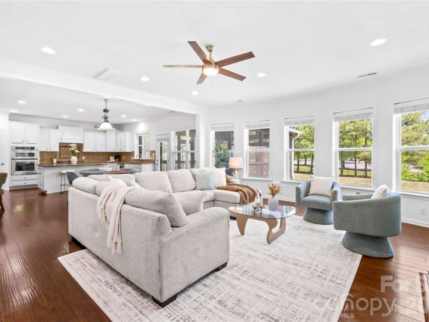 2805 Julian Glen Circle, Waxhaw, NC 28173.  MLS# CAR4366670, YatesRealty ID 21409. 