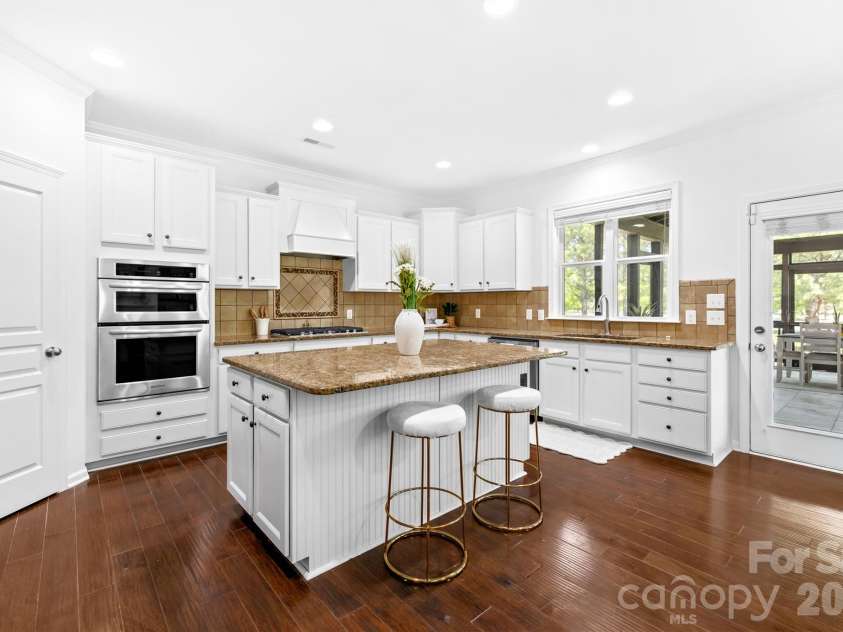 2805 Julian Glen Circle, Waxhaw, NC 28173.  MLS# CAR4366670, YatesRealty ID 21409. 