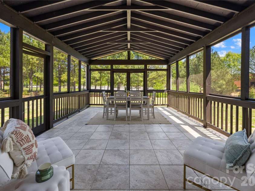 2805 Julian Glen Circle, Waxhaw, NC 28173.  MLS# CAR4366670, YatesRealty ID 21409. 