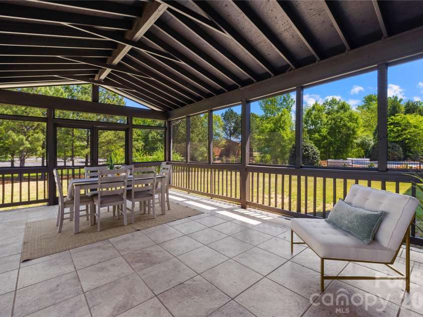 2805 Julian Glen Circle, Waxhaw, NC 28173.  MLS# CAR4366670, YatesRealty ID 21409. 