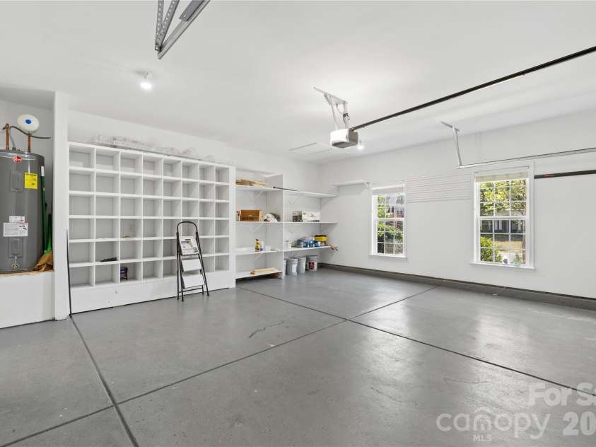 2805 Julian Glen Circle, Waxhaw, NC 28173.  MLS# CAR4366670, YatesRealty ID 21409. 