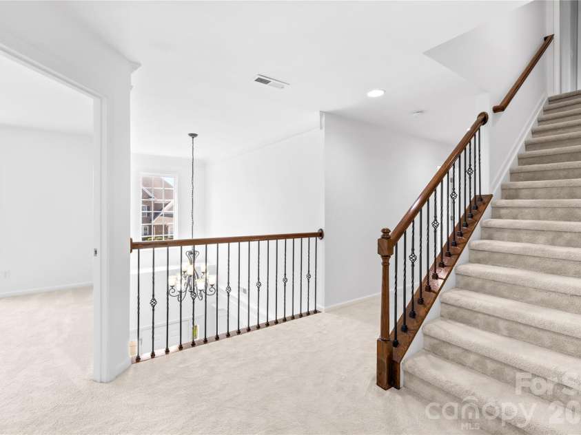 2805 Julian Glen Circle, Waxhaw, NC 28173.  MLS# CAR4366670, YatesRealty ID 21409. 