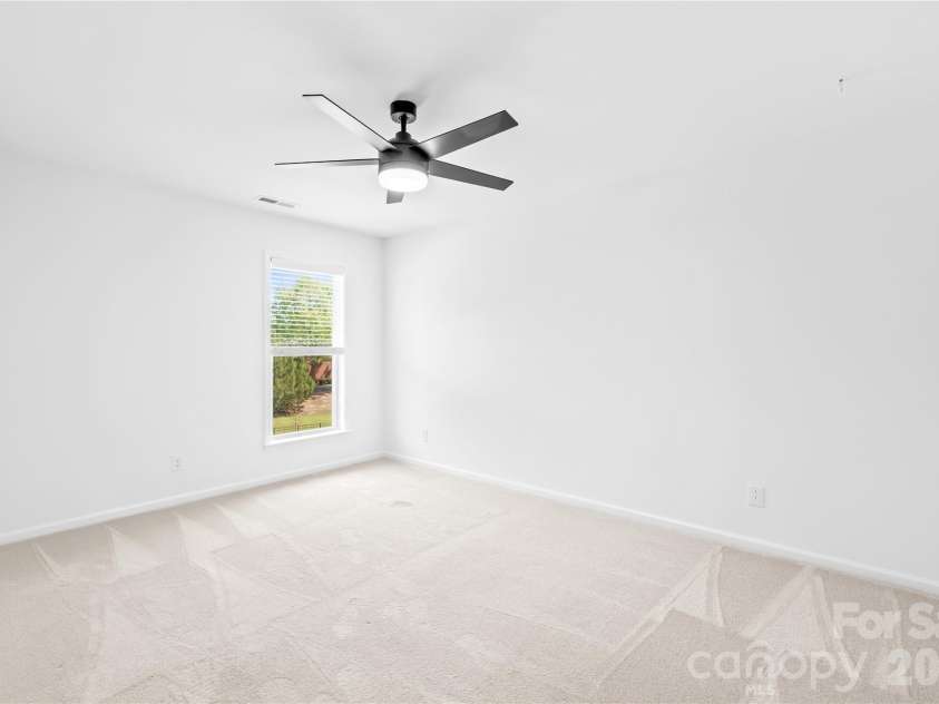 2805 Julian Glen Circle, Waxhaw, NC 28173.  MLS# CAR4366670, YatesRealty ID 21409. 