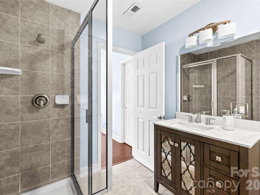 2805 Julian Glen Circle, Waxhaw, NC 28173.  MLS# CAR4366670, YatesRealty ID 21409. 