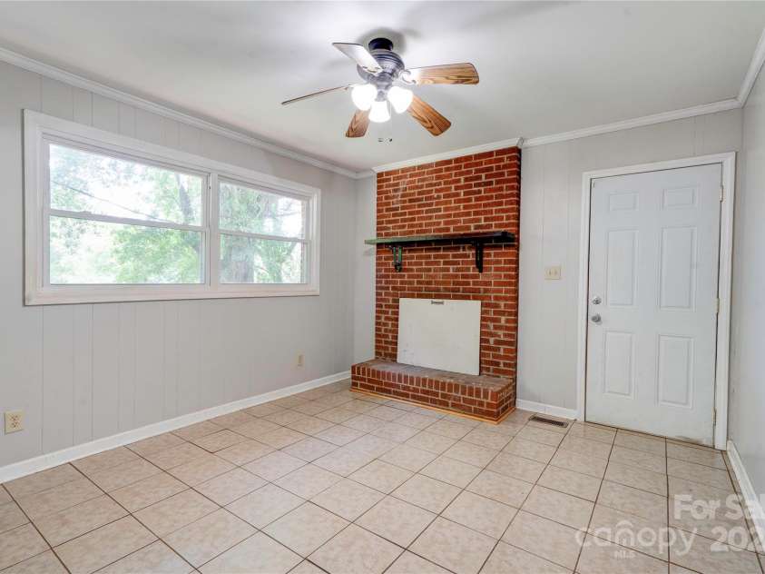 619 Sanders Road, Shelby, NC 28150.  MLS# CAR4256179, YatesRealty ID 21409. Family Room