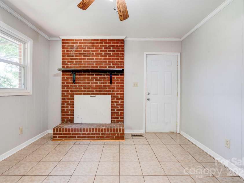 619 Sanders Road, Shelby, NC 28150.  MLS# CAR4256179, YatesRealty ID 21409. Family Room